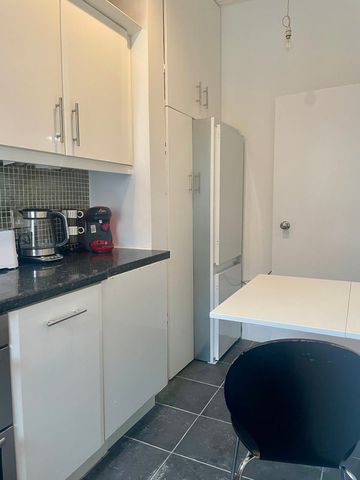 1 Bed Flat, London, W3 - Photo 5