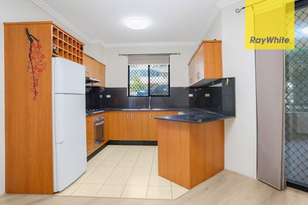Modern 2-Bedroom Ground Floor Apartment in Prime Westmead Location - Photo 5