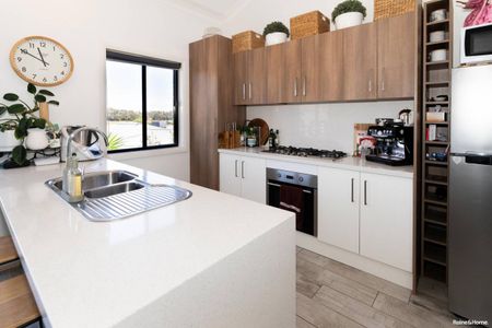 SPACIOUS TOWNHOUSE IN A PEACEFUL LOCATION - Photo 5