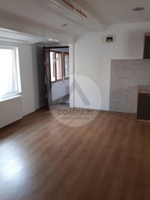 ap. 2 camere, semidecomandat - Photo 1