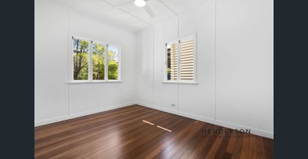 CHARMING 1950s FAMILY HOME IN PRIME GAYTHORNE LOCATION - Photo 2