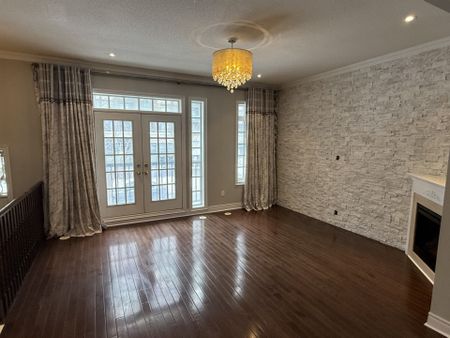For Lease - 72 Upper Duke Crescent, Markham, Ontario - Photo 3