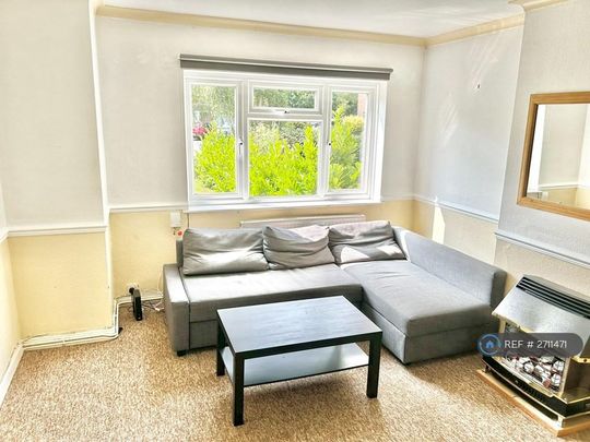 6 bedroom semi-detached house to rent - Photo 1