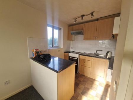 1 bedroom flat to rent - Photo 2