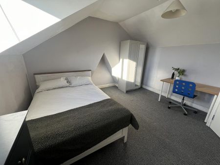 5 bedroom terraced house to rent - Photo 5