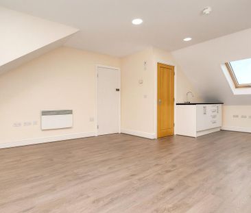 1 bedroom penthouse to rent - Photo 2