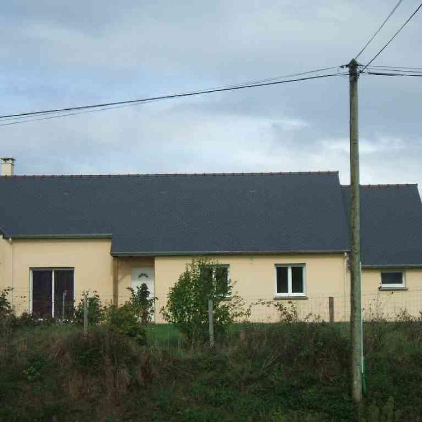 A LOUER Maison de plain pied comprenant : Entrée avec placard, séjour avec cuisine à l'amér... - Photo 2