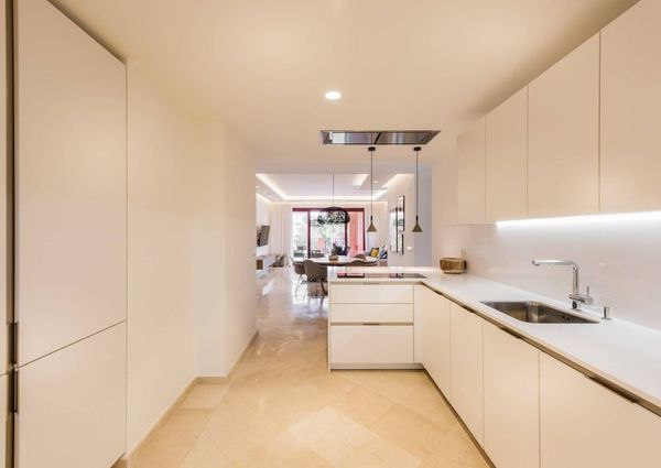 4 bedroom luxury penthouse for rent in Marbella Del Este, Spain