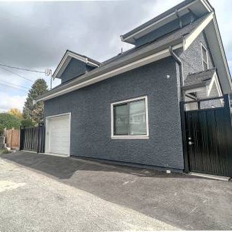 2 bed 1.5 bath Huge Laneway Home with radian heat! 700+sqft/ - Photo 1