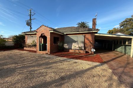 CENTRALLY LOCATED LOW MAINTENANCE HOME - Photo 5