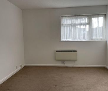 1 bedroom semi-detached house to rent - Photo 3