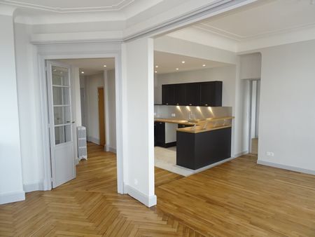 Location Appartement 4 pièces 104m² ORLEANS 45000 - Photo 2