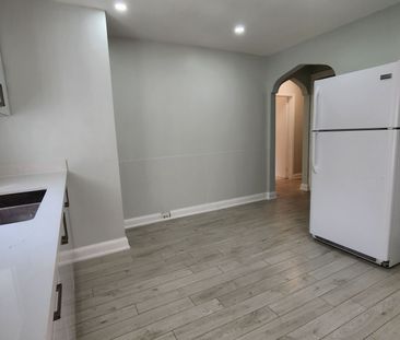 For Lease - 207 Olive Avenue, Toronto, Ontario - Photo 2