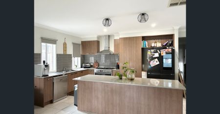 Light-Filled Living with Quality Finishes Throughout! APPLICATIONS NOW OPEN - Photo 4