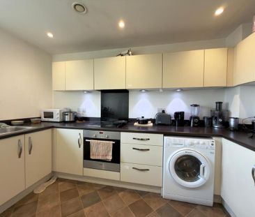 1 bedroom in a house share to rent - Photo 4