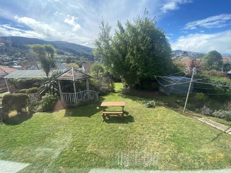 Bright 2-Bedroom Home in Wakari - Photo 3