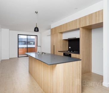 Townhouse living in Tribeca Village - Photo 2