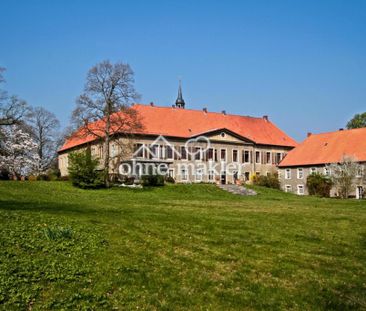 Modern, individuell und mit einem wunderbaren Blick in den Gutspark - Photo 2