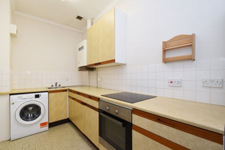 Knights Court, Beckenham, BR3, London - Photo 3