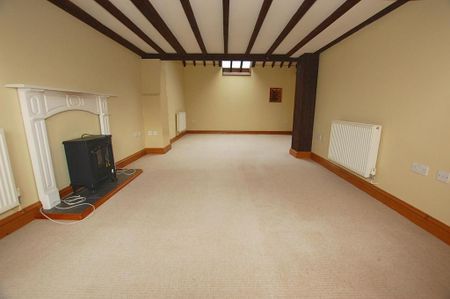 2 bedroom barn conversion to rent - Photo 3