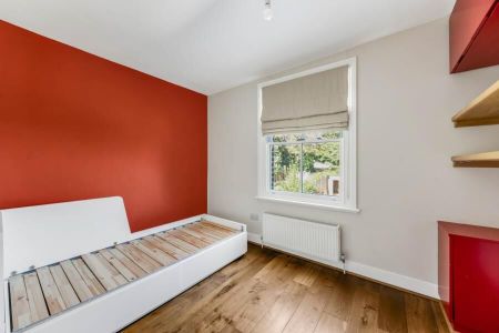 5 Bedroom House To Let - Photo 4