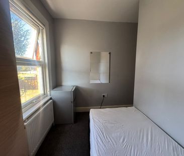 Room in a Shared House, Morrison Avenue, N17 - Photo 2