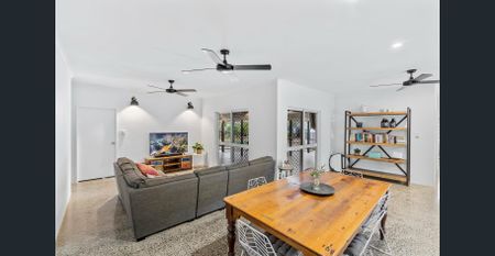 Large furnished house with swimming pool (short & long term considered) - Photo 2