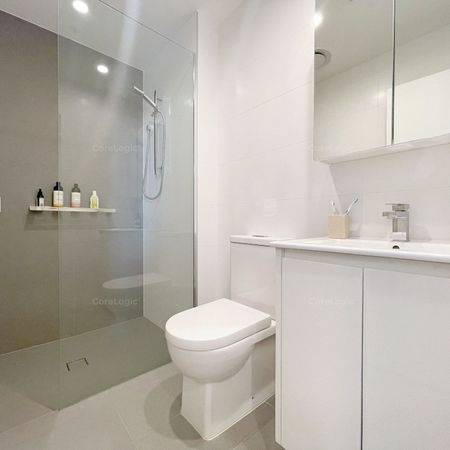 Fully Furnished and Equipped, One Bedroom + Study Apartment - Photo 4