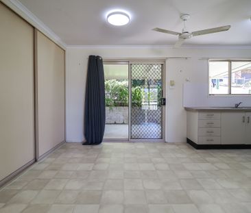 NEAT 3 BEDROOM HOME WITH 2 GARDEN SHEDS IN QUIET CUL-DE-SAC - Photo 1