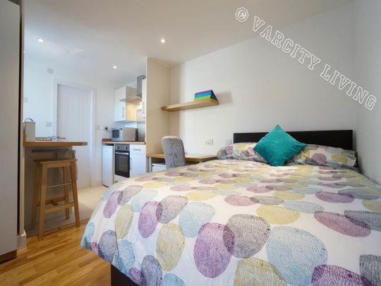 Studio, 76 Orme Road - Photo 1