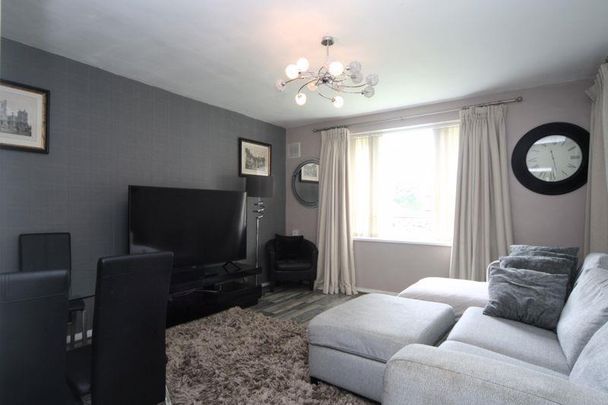 2 bedroom ground floor flat to rent - Photo 1