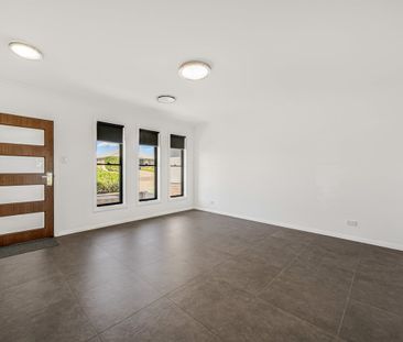 MODERN TWO BEDROOM DUPLEX - Photo 5