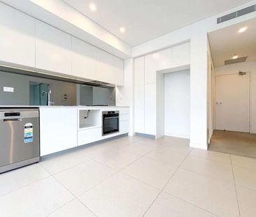 Luxury Stunning One-Bedroom Apartment - Photo 3