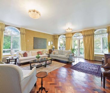A spacious four bedroom detached family home which is located on the private Moor Park Gated Estate. Available 26th October on an unfurnished basis. - Photo 1
