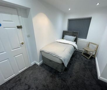 5 bedroom terraced house to rent - Photo 5