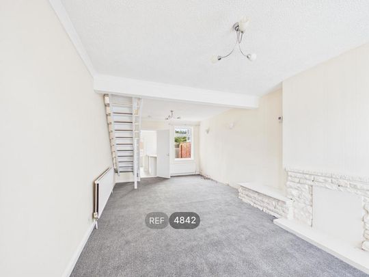 3 bedroom semi-detached house to rent - Photo 1