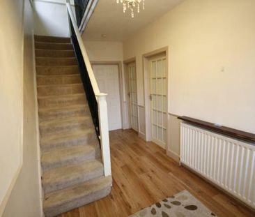 5 bedroom detached house to rent - Photo 2