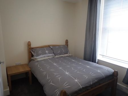 1 bedroom ground floor flat to rent - Photo 4
