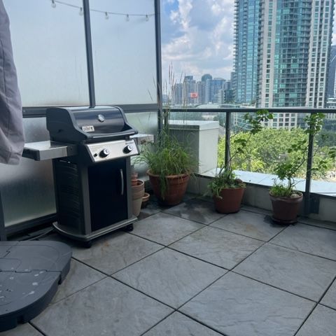 For Lease - 637 Lake Shore Boulevard Unit# 611, Toronto, Ontario - Photo 1