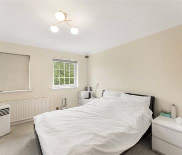 4 bedroom detached house to rent - Photo 3