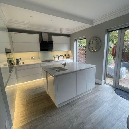 2 bedroom townhouse to rent - Photo 2