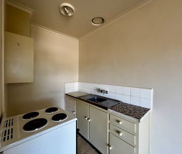 One Bedroom With Leafy Aspects - Photo 2