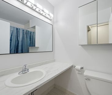 For Lease - 2360 Dundas Street Unit# 2105B, Toronto, Ontario - Photo 4
