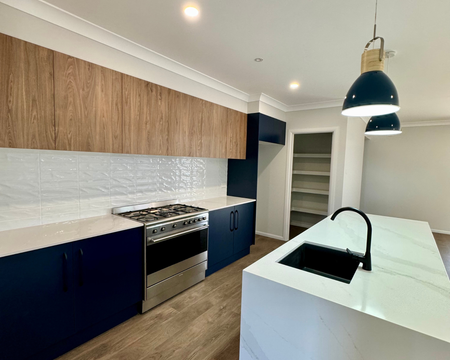 FAMILY HOME WITH TOP QUALITY FINISHES - Photo 2