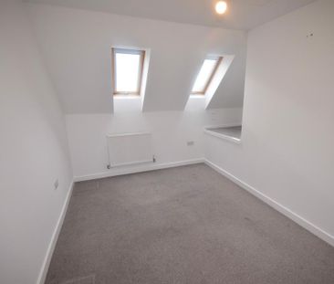 3 bedroom semi-detached house to rent - Photo 2