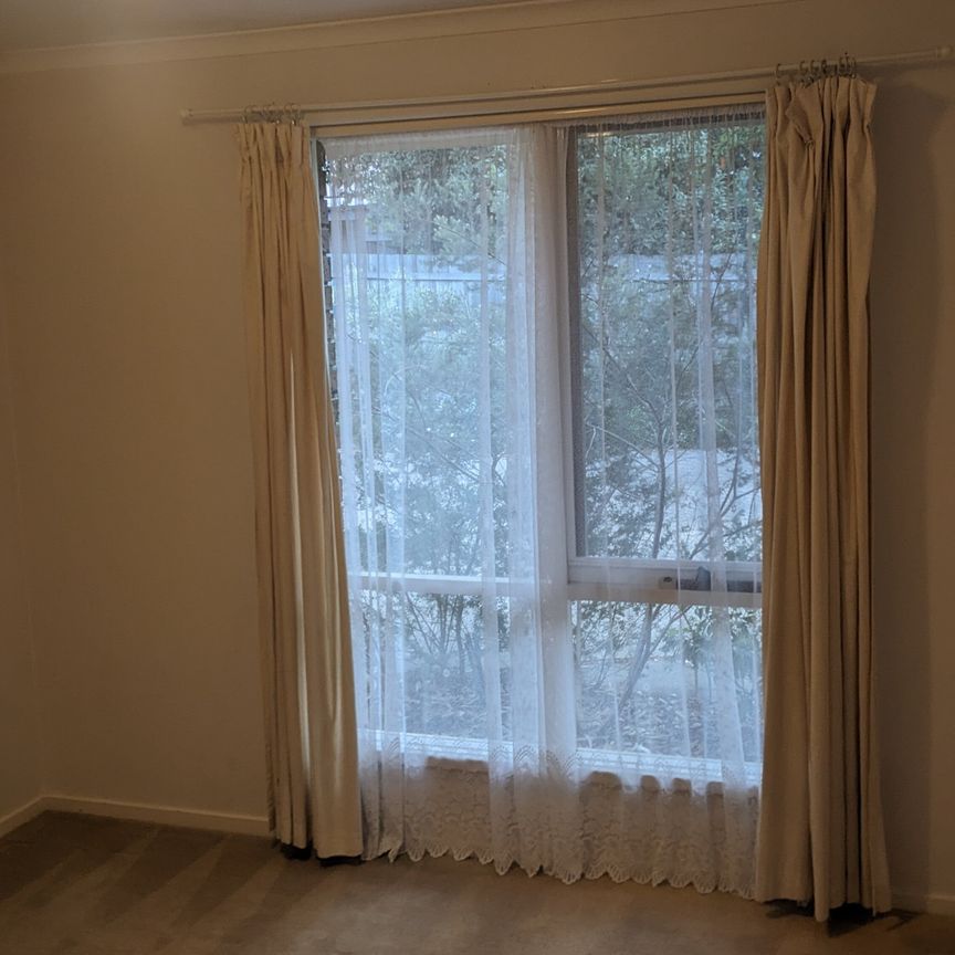 Noble Park - Photo 1