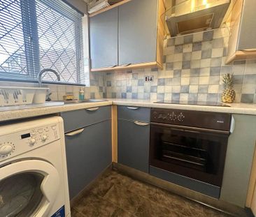 2 bedroom terraced house to rent - Photo 4