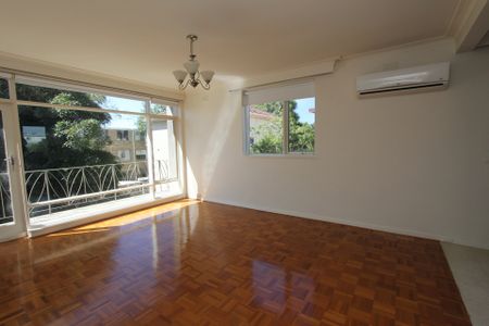 LUXURY ELWOOD LIVING - Photo 3