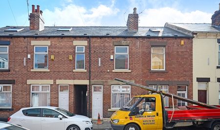 Great 3 bedroom property with 2 bathrooms - Photo 2