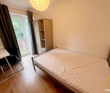 5 bedroom detached house to rent - Photo 2